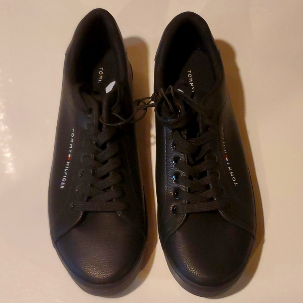 New Tommy Hilfiger Sneakers